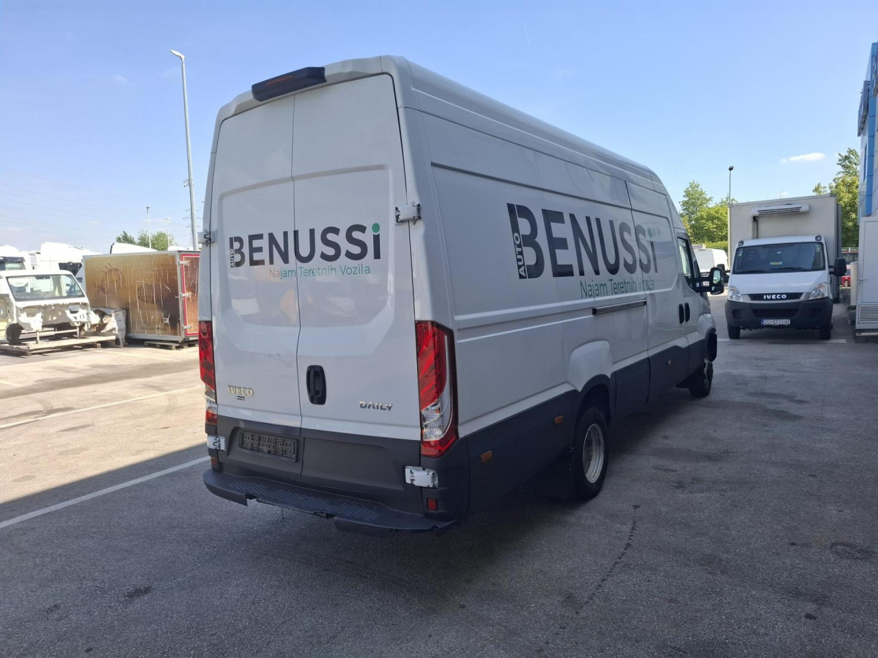 IVECO Daily 35C18H V - Passenger van: picture 3 IVECO Daily 35C18H V - Passenger van: picture 3