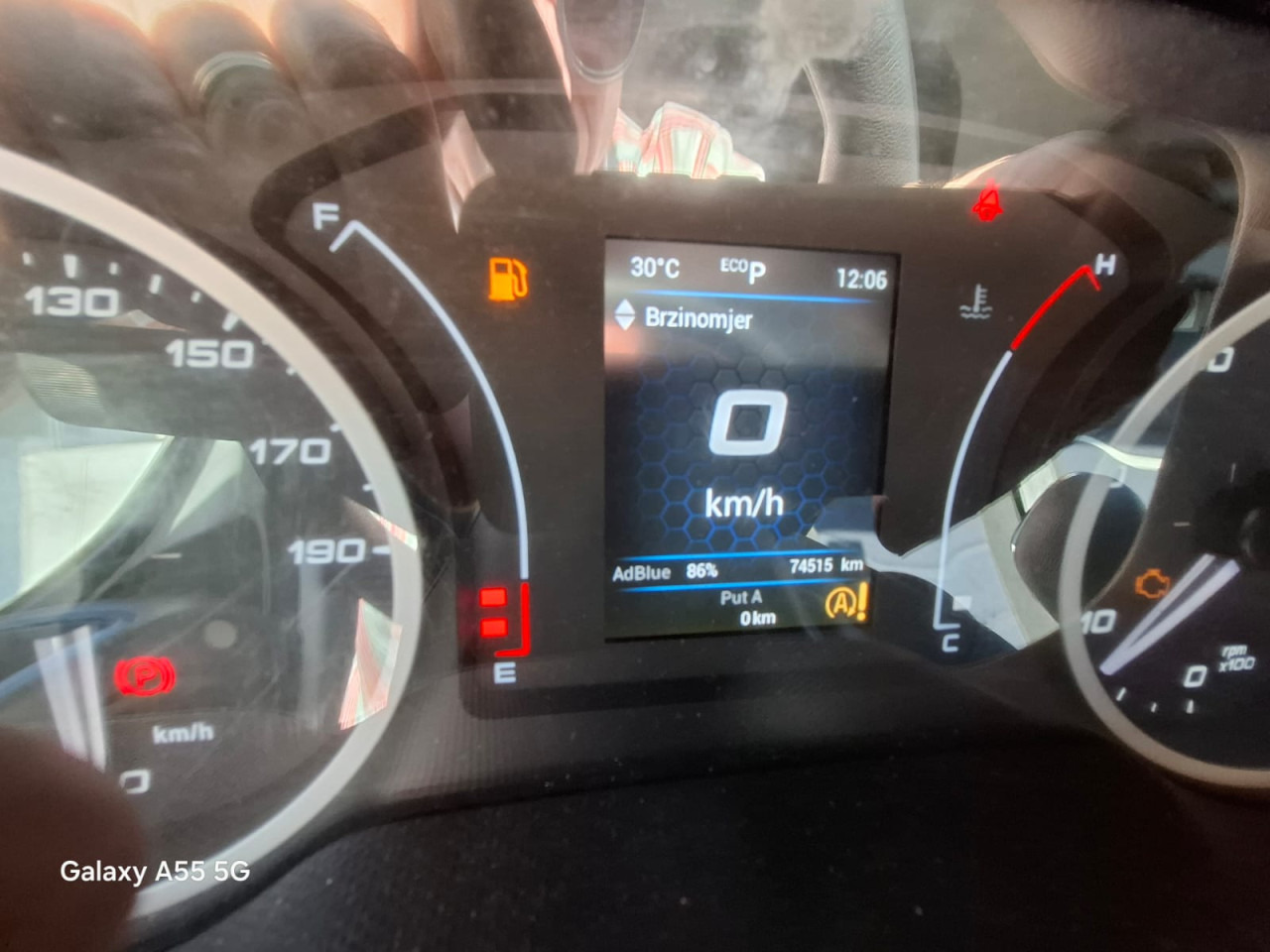 Passenger van IVECO Daily 35S16V A8: picture 7