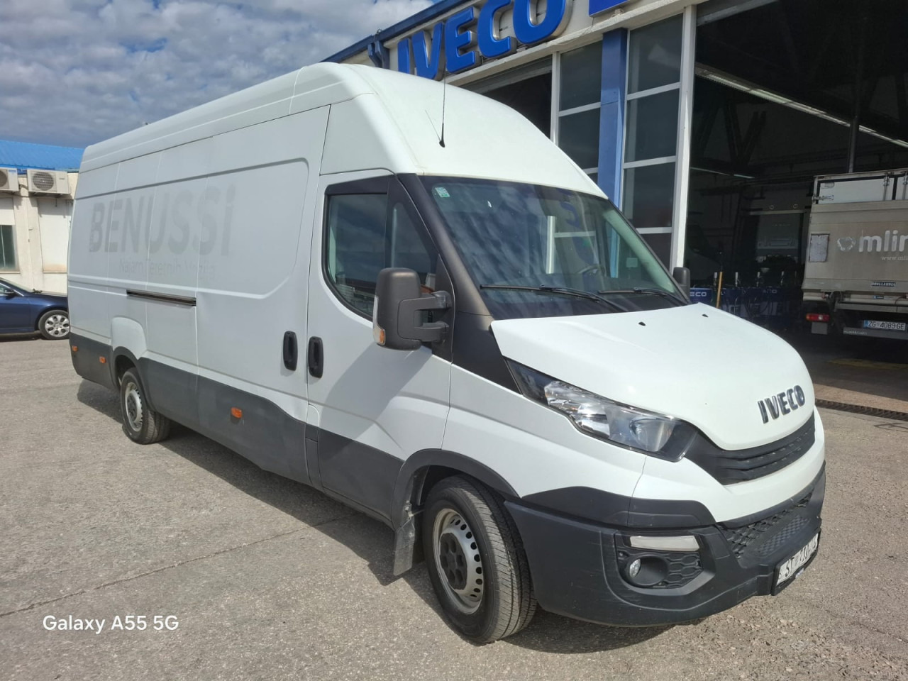 IVECO Daily 35S16V - Passenger van: picture 2 IVECO Daily 35S16V - Passenger van: picture 2
