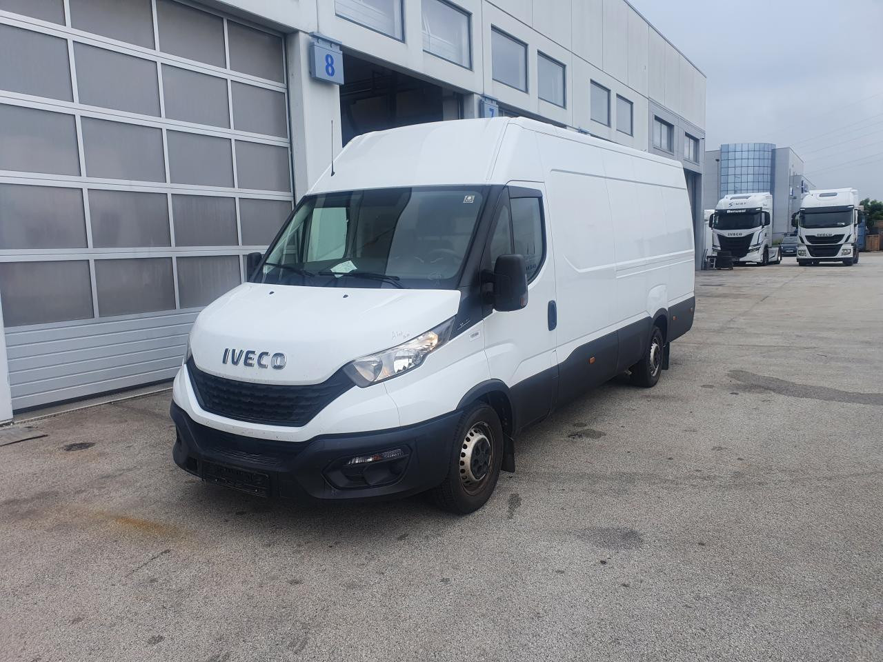 IVECO Daily 35S16V - Passenger van: picture 1 IVECO Daily 35S16V - Passenger van: picture 1