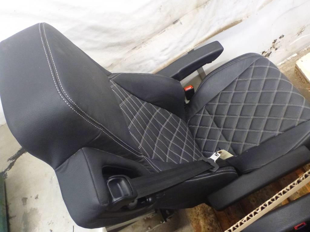 Mercedes-Benz Actros - Cab for Truck: picture 3 Mercedes-Benz Actros - Cab for Truck: picture 3