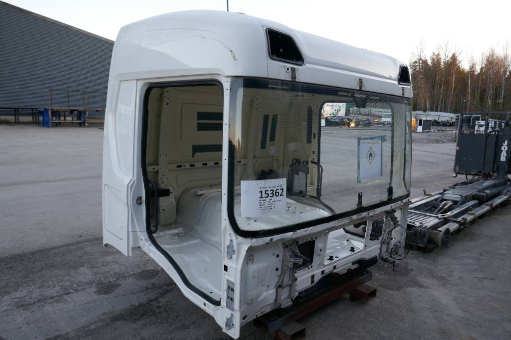 Scania P 410 - Cab for Truck: picture 1 Scania P 410 - Cab for Truck: picture 1