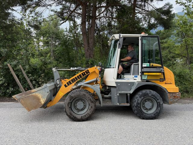 Liebherr L507, Gabel+Schaufel, ONLY 850hours - Wheel loader: picture 3 Liebherr L507, Gabel+Schaufel, ONLY 850hours - Wheel loader: picture 3