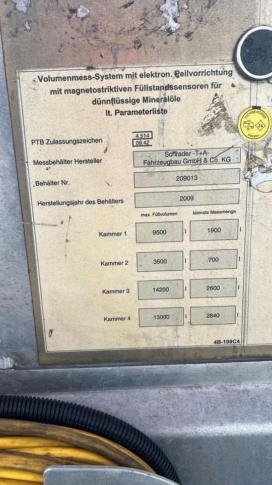 Schrader Treibstoff Diesel/Benzin, ADR, 4 Kammern, Sening - Tank semi-trailer: picture 5 Schrader Treibstoff Diesel/Benzin, ADR, 4 Kammern, Sening - Tank semi-trailer: picture 5