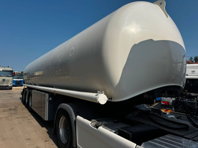 Schrader Treibstoff Diesel/Benzin, ADR, 4 Kammern, Sening - Tank semi-trailer: picture 2 Schrader Treibstoff Diesel/Benzin, ADR, 4 Kammern, Sening - Tank semi-trailer: picture 2