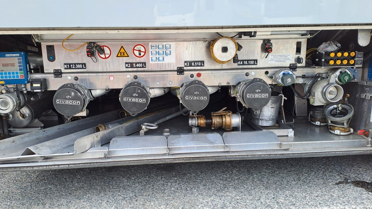 Tank semi-trailer Schwarzmüller 4 Kammern, ADR, Treibstoff Fuel: picture 12