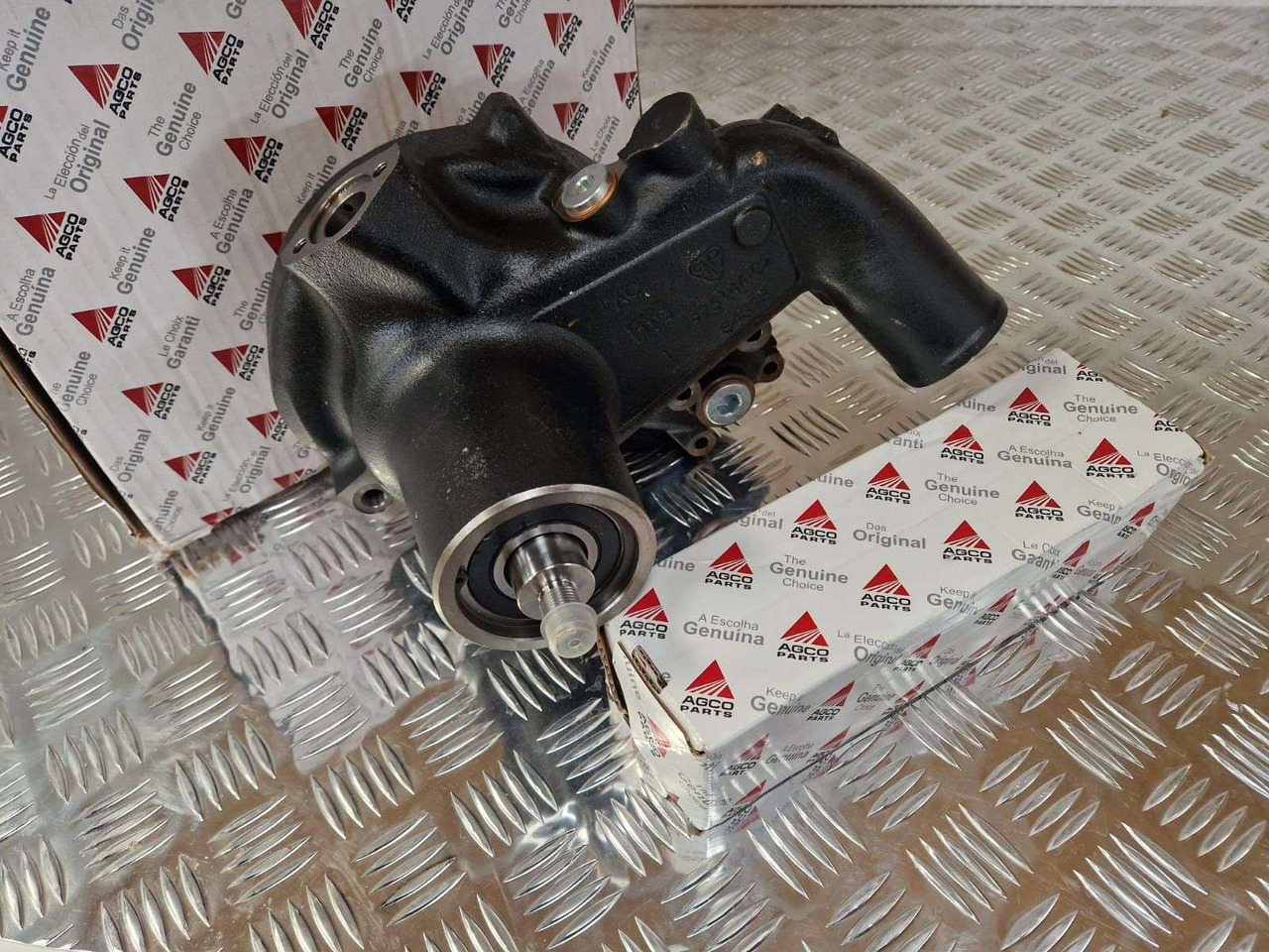 AGCO Sisu water pump ACP055583A tier 3 with gasket - Engine and parts for Construction machinery: picture 5 AGCO Sisu water pump ACP055583A tier 3 with gasket - Engine and parts for Construction machinery: picture 5