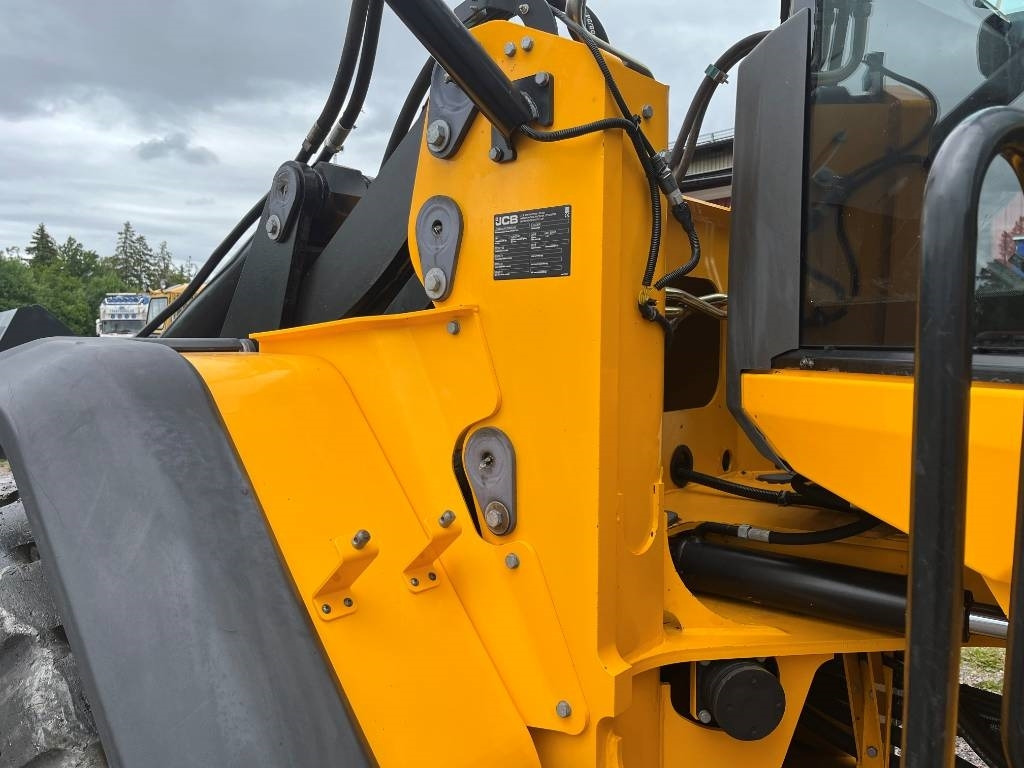 Wheel loader JCB 437 S5 HT: picture 11