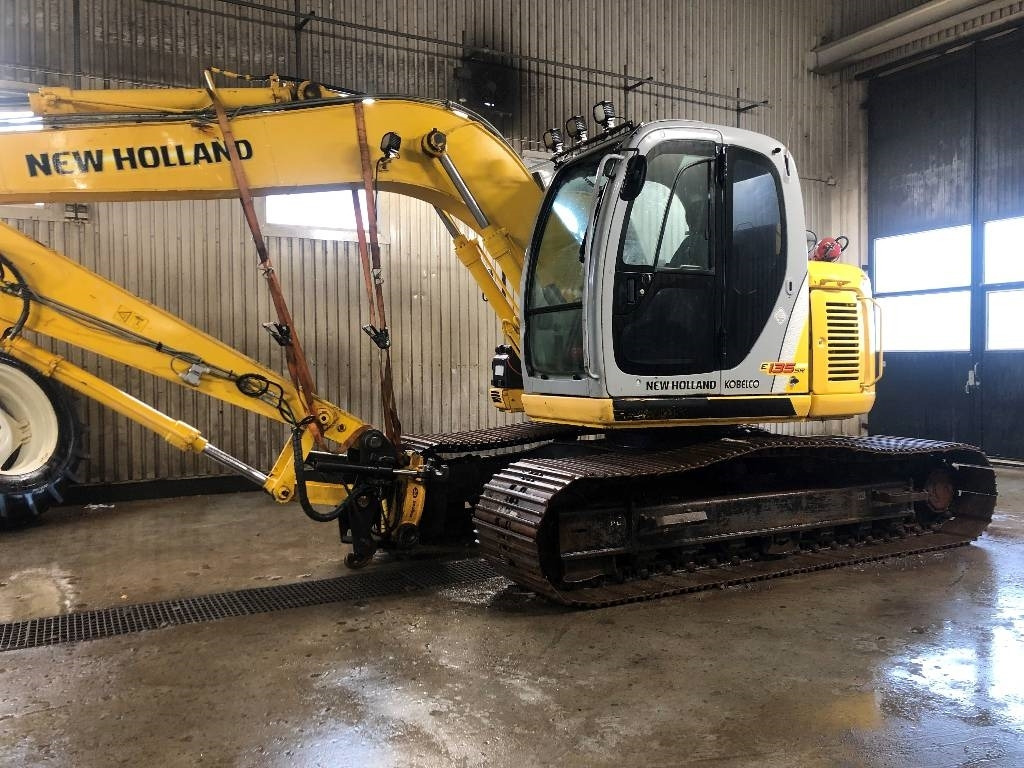 New Holland Kobelco E135SR dismantled: only spare parts - Crawler excavator: picture 4 New Holland Kobelco E135SR dismantled: only spare parts - Crawler excavator: picture 4