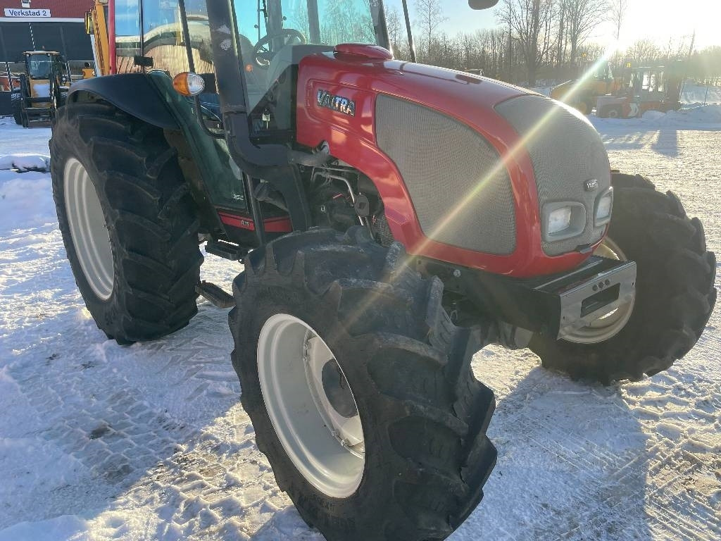 Valtra Valmet A75 dismantled: only spare parts - Farm tractor: picture 2 Valtra Valmet A75 dismantled: only spare parts - Farm tractor: picture 2