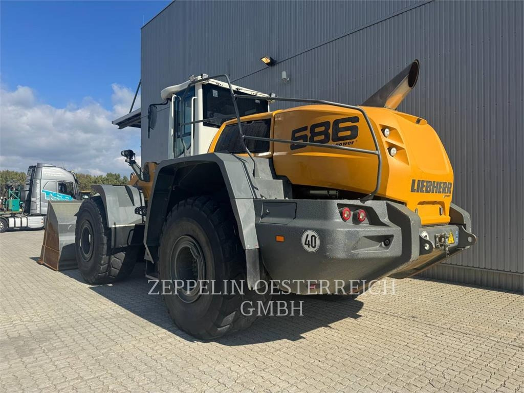 Liebherr L586 - Wheel loader: picture 4 Liebherr L586 - Wheel loader: picture 4
