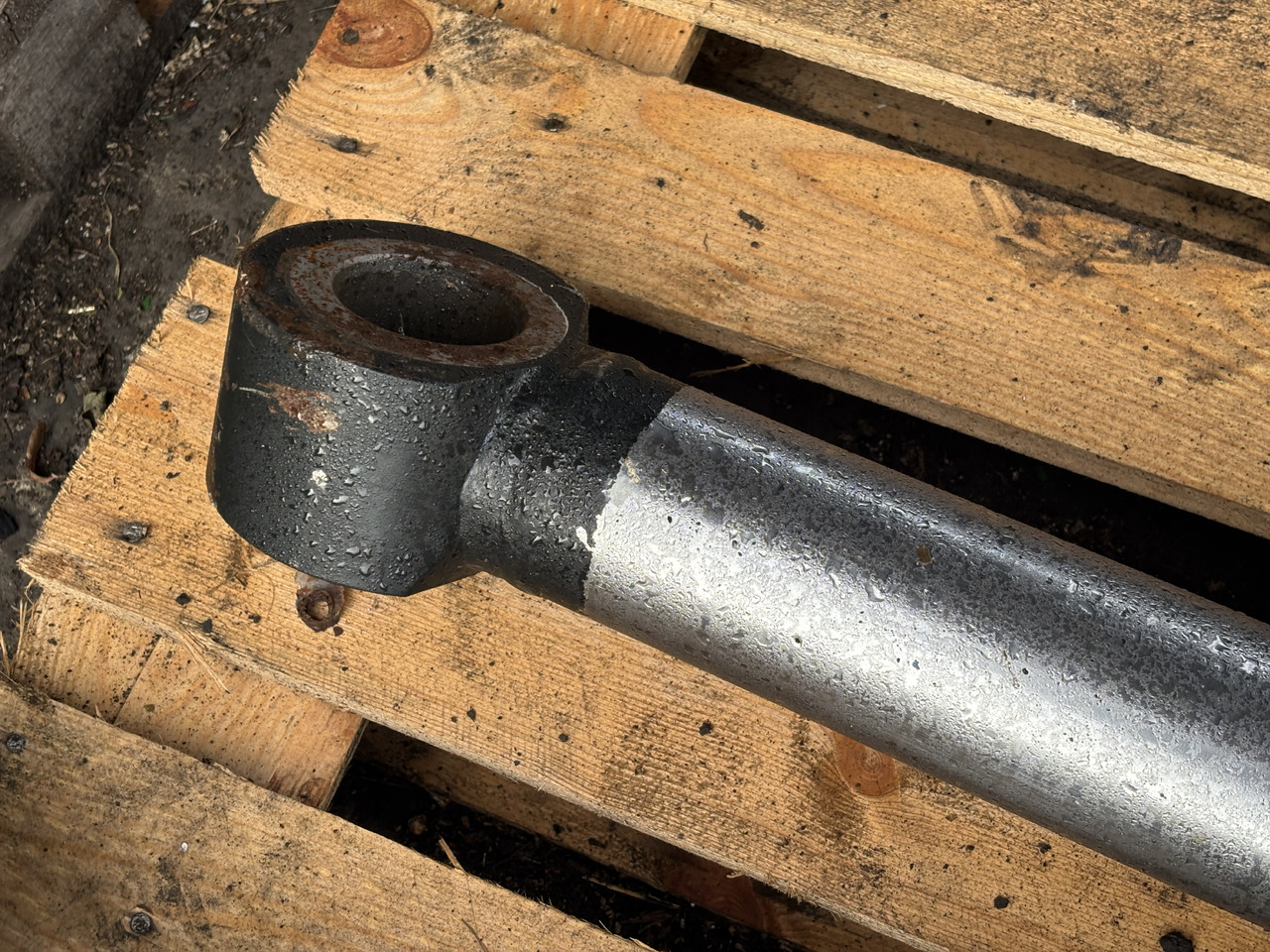 CAT Caterpillar TH336 TH 336 Siłownik Wychyłu Łyżki - Hydraulic cylinder for Telescopic handler: picture 4 CAT Caterpillar TH336 TH 336 Siłownik Wychyłu Łyżki - Hydraulic cylinder for Telescopic handler: picture 4