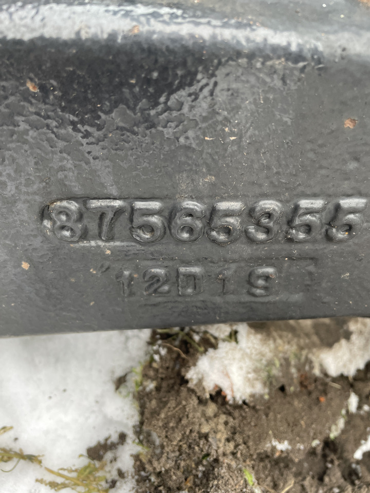 Case New Holland Carraro - obudowa mostu przedniego 87578776 87565355 - Axle and parts for Agricultural machinery: picture 1 Case New Holland Carraro - obudowa mostu przedniego 87578776 87565355 - Axle and parts for Agricultural machinery: picture 1