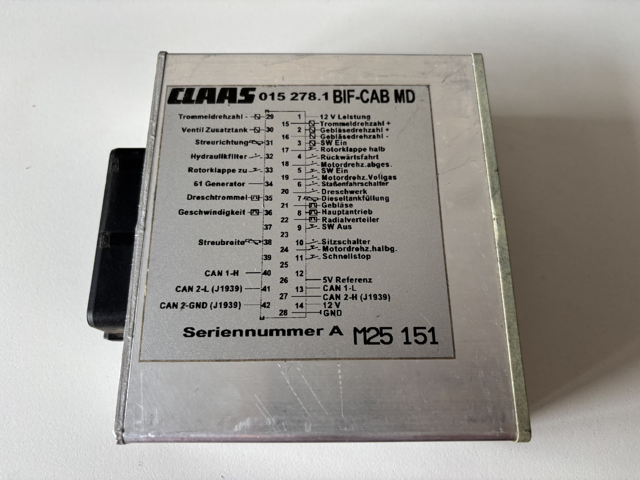 Claas LEXION 510 520 530 560 570 580 Moduł Sterownik BIF-CAB MD 015278.1 015278.6 00 0015 278 6 - ECU for Combine harvester: picture 1 Claas LEXION 510 520 530 560 570 580 Moduł Sterownik BIF-CAB MD 015278.1 015278.6 00 0015 278 6 - ECU for Combine harvester: picture 1