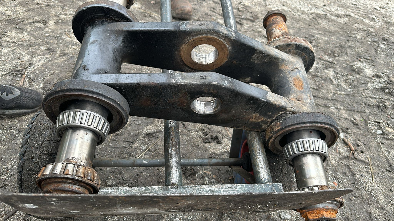 Claas Lexion Terra Trac - wózek do gąsienicy - Quick coupler for Agricultural machinery: picture 1 Claas Lexion Terra Trac - wózek do gąsienicy - Quick coupler for Agricultural machinery: picture 1