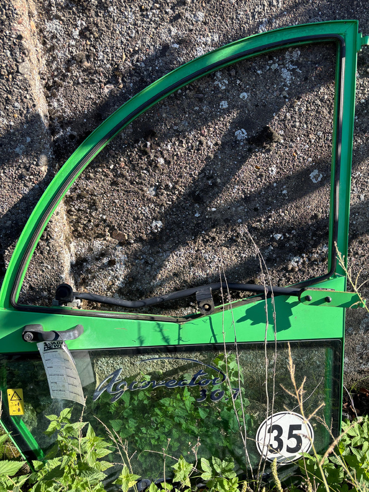 DEUTZ-FAHR Agrovector 30.7 Drzwi Lewe - Door and parts for Agricultural machinery: picture 1 DEUTZ-FAHR Agrovector 30.7 Drzwi Lewe - Door and parts for Agricultural machinery: picture 1