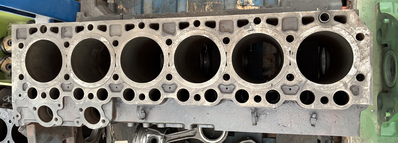 DEUTZ TCD2013L064V TCD 2013 L06 4V 04905375 Blok Silnika - Cylinder block for Agricultural machinery: picture 3 DEUTZ TCD2013L064V TCD 2013 L06 4V 04905375 Blok Silnika - Cylinder block for Agricultural machinery: picture 3