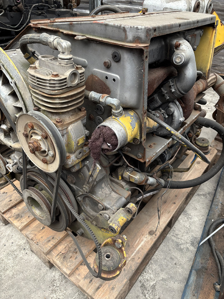 Deutz BF4L913 BF4L 913 Silnik Chłodzony Powietrzem Kompletny z Turbiną Chłodnicą - Engine for Agricultural machinery: picture 1 Deutz BF4L913 BF4L 913 Silnik Chłodzony Powietrzem Kompletny z Turbiną Chłodnicą - Engine for Agricultural machinery: picture 1