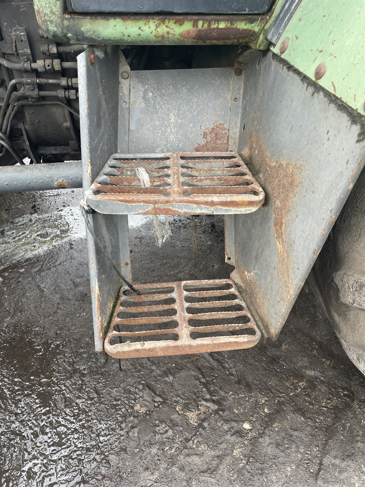 Fendt Farmer 307 308 309 - schody schodki wejście - Footstep for Farm tractor: picture 1 Fendt Farmer 307 308 309 - schody schodki wejście - Footstep for Farm tractor: picture 1