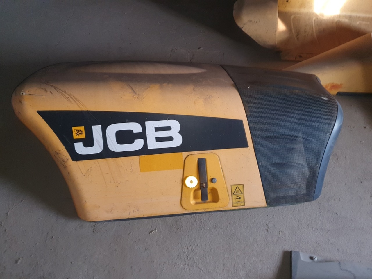 Jcb Klapa silnika pokrywa - Hood for Construction machinery: picture 1 Jcb Klapa silnika pokrywa - Hood for Construction machinery: picture 1