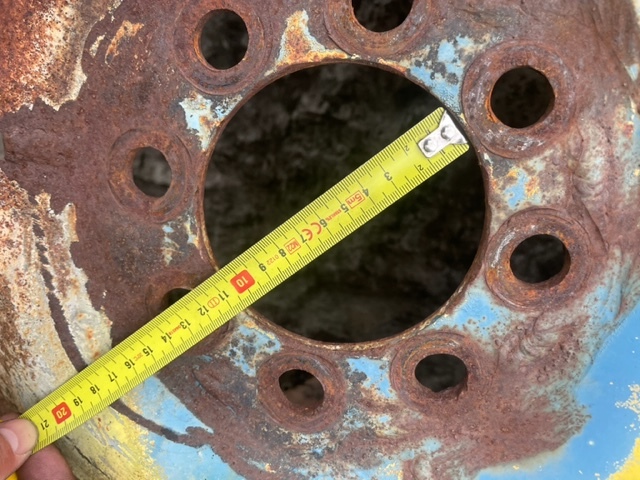 John Deere 5400 - Koło Tylne 30 cali | 30" - Wheel and tire package for Agricultural machinery: picture 2 John Deere 5400 - Koło Tylne 30 cali | 30" - Wheel and tire package for Agricultural machinery: picture 2