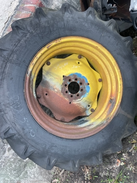 John Deere 5400 - Koło Tylne 30 cali | 30" - Wheel and tire package for Agricultural machinery: picture 1 John Deere 5400 - Koło Tylne 30 cali | 30" - Wheel and tire package for Agricultural machinery: picture 1