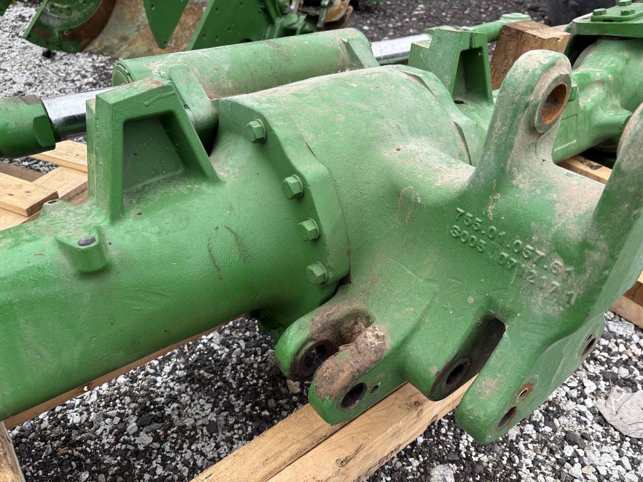 John Deere 6175 6195 6215 6R 175 195 215 Obudowa Przedniego Mostu Lewa Strona AL224325 - Axle and parts for Agricultural machinery: picture 2 John Deere 6175 6195 6215 6R 175 195 215 Obudowa Przedniego Mostu Lewa Strona AL224325 - Axle and parts for Agricultural machinery: picture 2