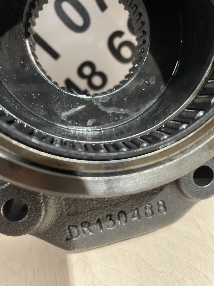 John Deere 6300 6100 6200 6400 - pompa skrzyni biegów pompa jazdy R130488 - Gearbox and parts for Agricultural machinery: picture 2 John Deere 6300 6100 6200 6400 - pompa skrzyni biegów pompa jazdy R130488 - Gearbox and parts for Agricultural machinery: picture 2