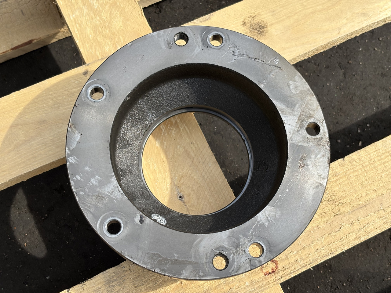 John Deere 6630 Obudowa łożyska bez łożyska  L77138 - Wheel hub for Agricultural machinery: picture 3 John Deere 6630 Obudowa łożyska bez łożyska  L77138 - Wheel hub for Agricultural machinery: picture 3