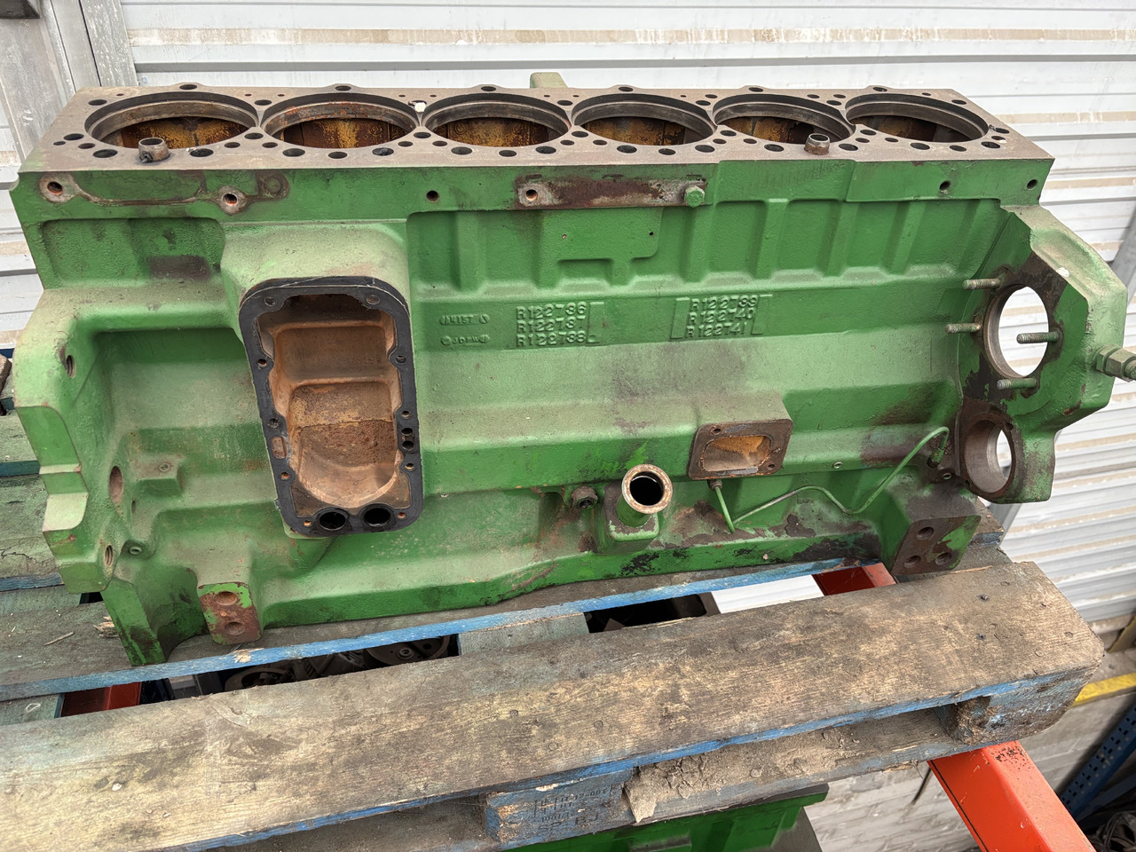 John Deere 7800 Blok Silnika 6076TRW30 6076 TRW 30 R122736 R122737 R122738 - Cylinder block for Agricultural machinery: picture 2 John Deere 7800 Blok Silnika 6076TRW30 6076 TRW 30 R122736 R122737 R122738 - Cylinder block for Agricultural machinery: picture 2