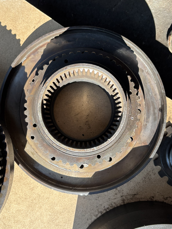 John Deere 7RXXX 7R330 7R 330 Piasta przedniego mostu TA27517 - Wheel hub for Agricultural machinery: picture 2 John Deere 7RXXX 7R330 7R 330 Piasta przedniego mostu TA27517 - Wheel hub for Agricultural machinery: picture 2