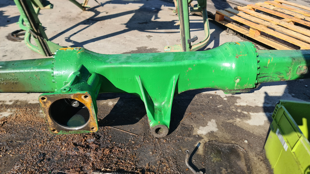 John Deere 8600 Obudowa Centralna Osi Tylnej Mostu Tylnego HXE94504 - Axle and parts for Agricultural machinery: picture 1 John Deere 8600 Obudowa Centralna Osi Tylnej Mostu Tylnego HXE94504 - Axle and parts for Agricultural machinery: picture 1