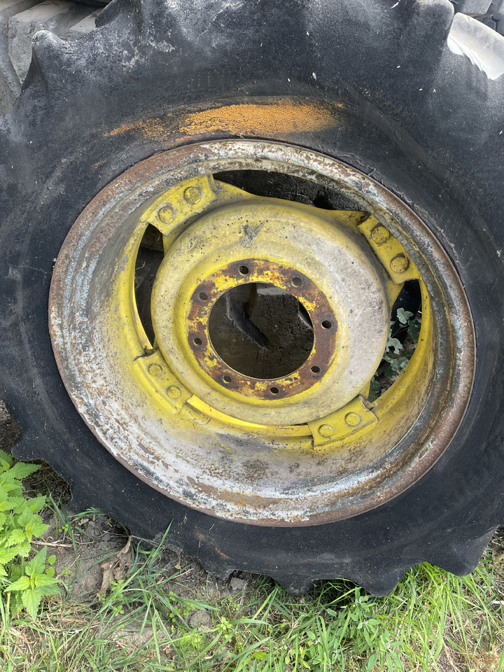 John Deere Claas - felga skręcana 12x28 - Rim for Agricultural machinery: picture 1 John Deere Claas - felga skręcana 12x28 - Rim for Agricultural machinery: picture 1