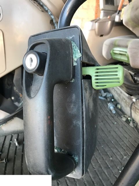 John Deere - Drzwi Klamka - Door and parts for Agricultural machinery: picture 2 John Deere - Drzwi Klamka - Door and parts for Agricultural machinery: picture 2