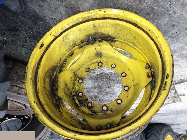 John Deere - Felga 15x28 - Rim for Agricultural machinery: picture 2 John Deere - Felga 15x28 - Rim for Agricultural machinery: picture 2