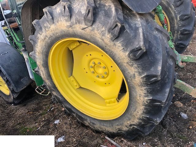 John Deere - Koło 520/70 R38 - Wheel and tire package for Agricultural machinery: picture 1 John Deere - Koło 520/70 R38 - Wheel and tire package for Agricultural machinery: picture 1