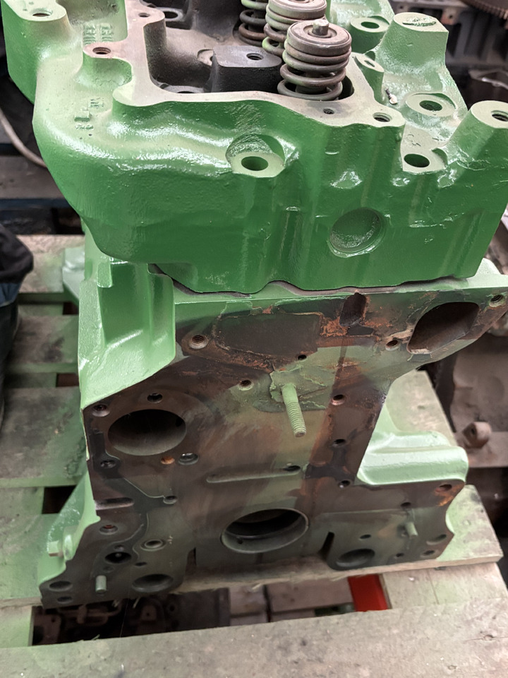 John Deere R121868 4039TL-006 4039TL 006 Blok Silnika R116569 R111949 Cylinder - Cylinder block for Agricultural machinery: picture 3 John Deere R121868 4039TL-006 4039TL 006 Blok Silnika R116569 R111949 Cylinder - Cylinder block for Agricultural machinery: picture 3
