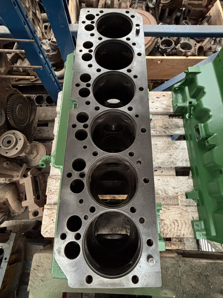 John Deere R504850 Blok Silnika - Cylinder block for Agricultural machinery: picture 4 John Deere R504850 Blok Silnika - Cylinder block for Agricultural machinery: picture 4