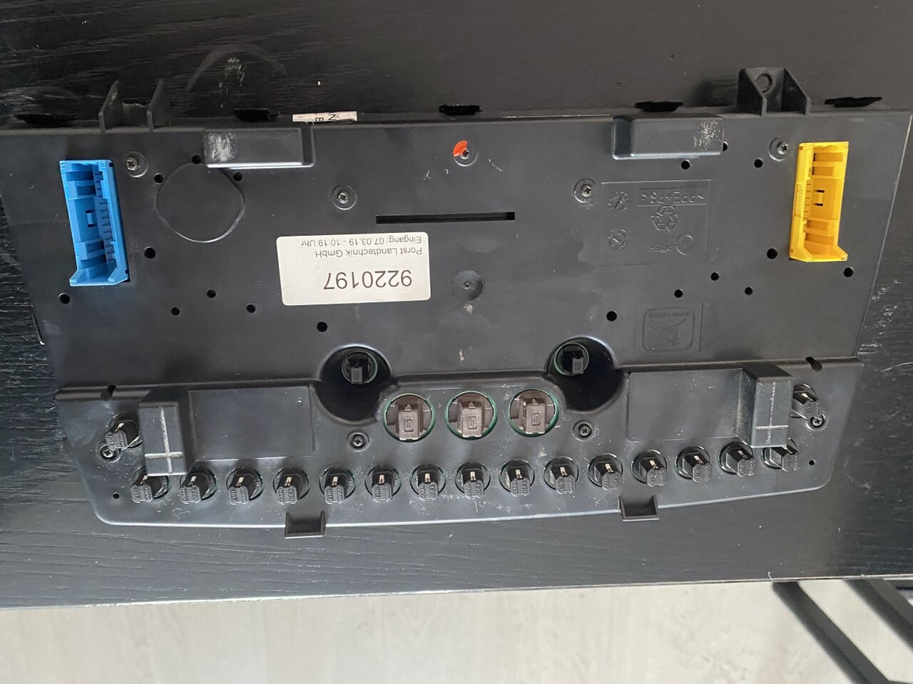 John Deere Wyświetlacz - BIF - PREH AL 115186 | AL 115187 | AL 115188 | AL 162399 | AL 203383 - Dashboard for Agricultural machinery: picture 2 John Deere Wyświetlacz - BIF - PREH AL 115186 | AL 115187 | AL 115188 | AL 162399 | AL 203383 - Dashboard for Agricultural machinery: picture 2