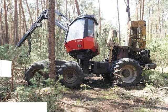 Komatsu Valmet - Zwrotnica - Steering knuckle for Forestry equipment: picture 1 Komatsu Valmet - Zwrotnica - Steering knuckle for Forestry equipment: picture 1