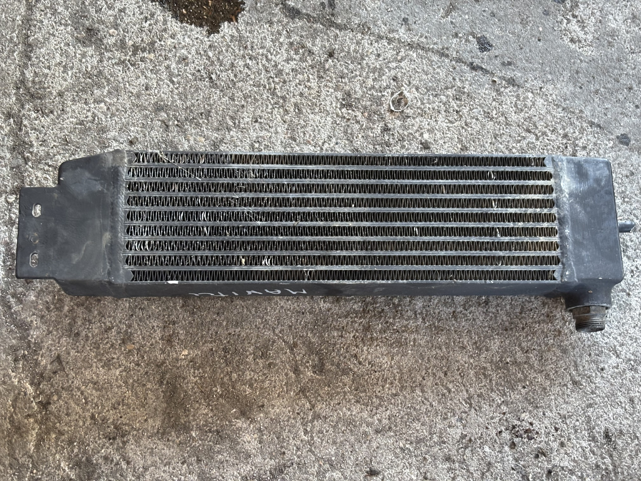 Manitou MLT 634 Chłodnica oleju 243065 243030 - Oil cooler for Agricultural machinery: picture 2 Manitou MLT 634 Chłodnica oleju 243065 243030 - Oil cooler for Agricultural machinery: picture 2