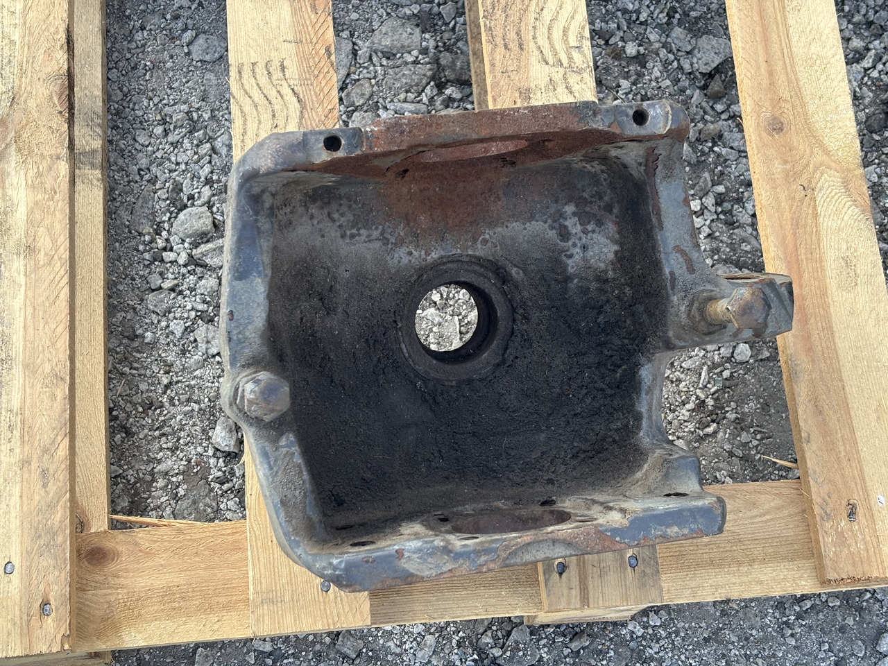 Massey Ferguson 5613 D6 Zwrotnica - Steering knuckle for Agricultural machinery: picture 1 Massey Ferguson 5613 D6 Zwrotnica - Steering knuckle for Agricultural machinery: picture 1