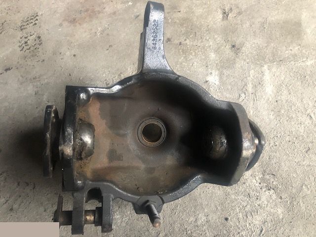 New Holland TM - Zwrotnica 84262522 - Steering knuckle for Agricultural machinery: picture 2 New Holland TM - Zwrotnica 84262522 - Steering knuckle for Agricultural machinery: picture 2