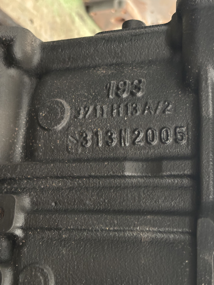 Perkins 1004 Blok Silnika 3711h29a/1 3711h13a/2 3711h044 37110408a/1 - Cylinder block for Agricultural machinery: picture 1 Perkins 1004 Blok Silnika 3711h29a/1 3711h13a/2 3711h044 37110408a/1 - Cylinder block for Agricultural machinery: picture 1