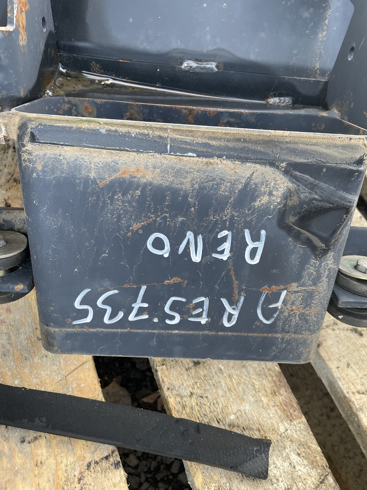 Renault Claas Ares 735 - chłodnica 7700046130 - Radiator for Agricultural machinery: picture 3 Renault Claas Ares 735 - chłodnica 7700046130 - Radiator for Agricultural machinery: picture 3