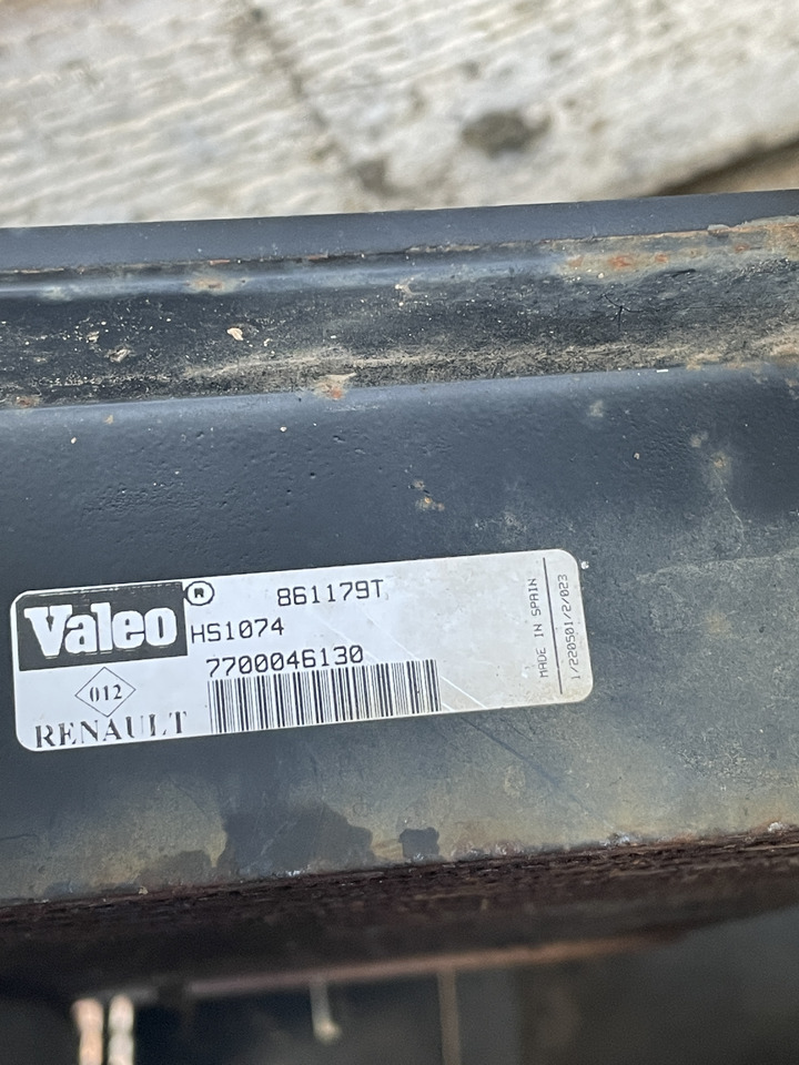 Renault Claas Ares 735 - chłodnica 7700046130 - Radiator for Agricultural machinery: picture 4 Renault Claas Ares 735 - chłodnica 7700046130 - Radiator for Agricultural machinery: picture 4