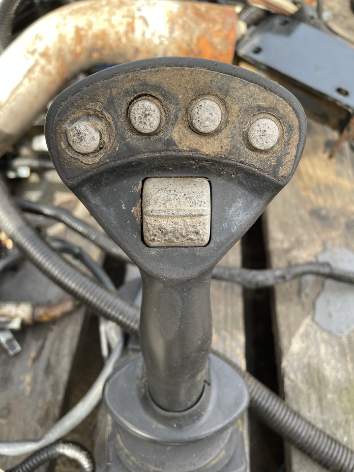 Deuzt-Fahr Agrovector JLG - joystick 16000384 - Spare parts for Telescopic handler: picture 1 Deuzt-Fahr Agrovector JLG - joystick 16000384 - Spare parts for Telescopic handler: picture 1