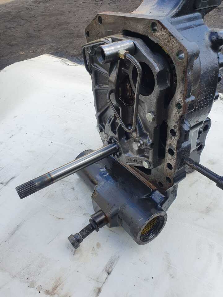 Valtra T130 - Zwolnica - Zwrotnica - Półoś - Skrzynia - Silnik - Siłowniki - Tylny WOM - Steering knuckle for Agricultural machinery: picture 1 Valtra T130 - Zwolnica - Zwrotnica - Półoś - Skrzynia - Silnik - Siłowniki - Tylny WOM - Steering knuckle for Agricultural machinery: picture 1