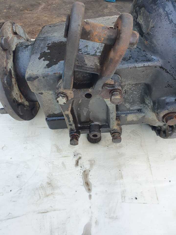 Valtra T180 - Zwolnica - Zwrotnica - Półoś - Skrzynia - Silnik - Siłowniki - Tylny WOM - Steering knuckle for Agricultural machinery: picture 2 Valtra T180 - Zwolnica - Zwrotnica - Półoś - Skrzynia - Silnik - Siłowniki - Tylny WOM - Steering knuckle for Agricultural machinery: picture 2