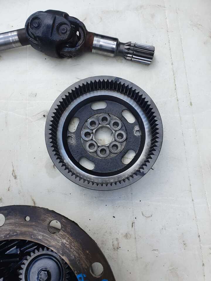 Valtra T190 - Zwolnica - Zwrotnica - Półoś - Skrzynia - Silnik - Siłowniki - Tylny WOM - Steering knuckle for Agricultural machinery: picture 2 Valtra T190 - Zwolnica - Zwrotnica - Półoś - Skrzynia - Silnik - Siłowniki - Tylny WOM - Steering knuckle for Agricultural machinery: picture 2